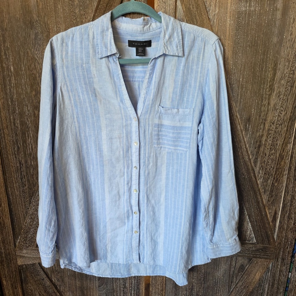 Tahari Shirt Women's Size Medium Light Blue Stripe Button Up Linen Blend Beach